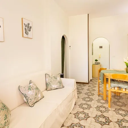77a-comodo Sul Mare Apartment *